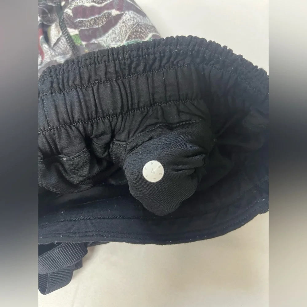 LULULEMON Hotty Hot Short (Long 4")
Mini Sweatr Multi Black / Black - Picture 6 of 11